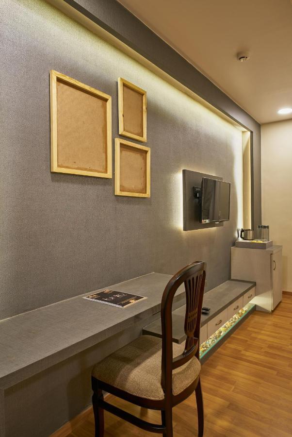 Tranquil La Casa Hotel ปูเน่ ภายนอก รูปภาพ